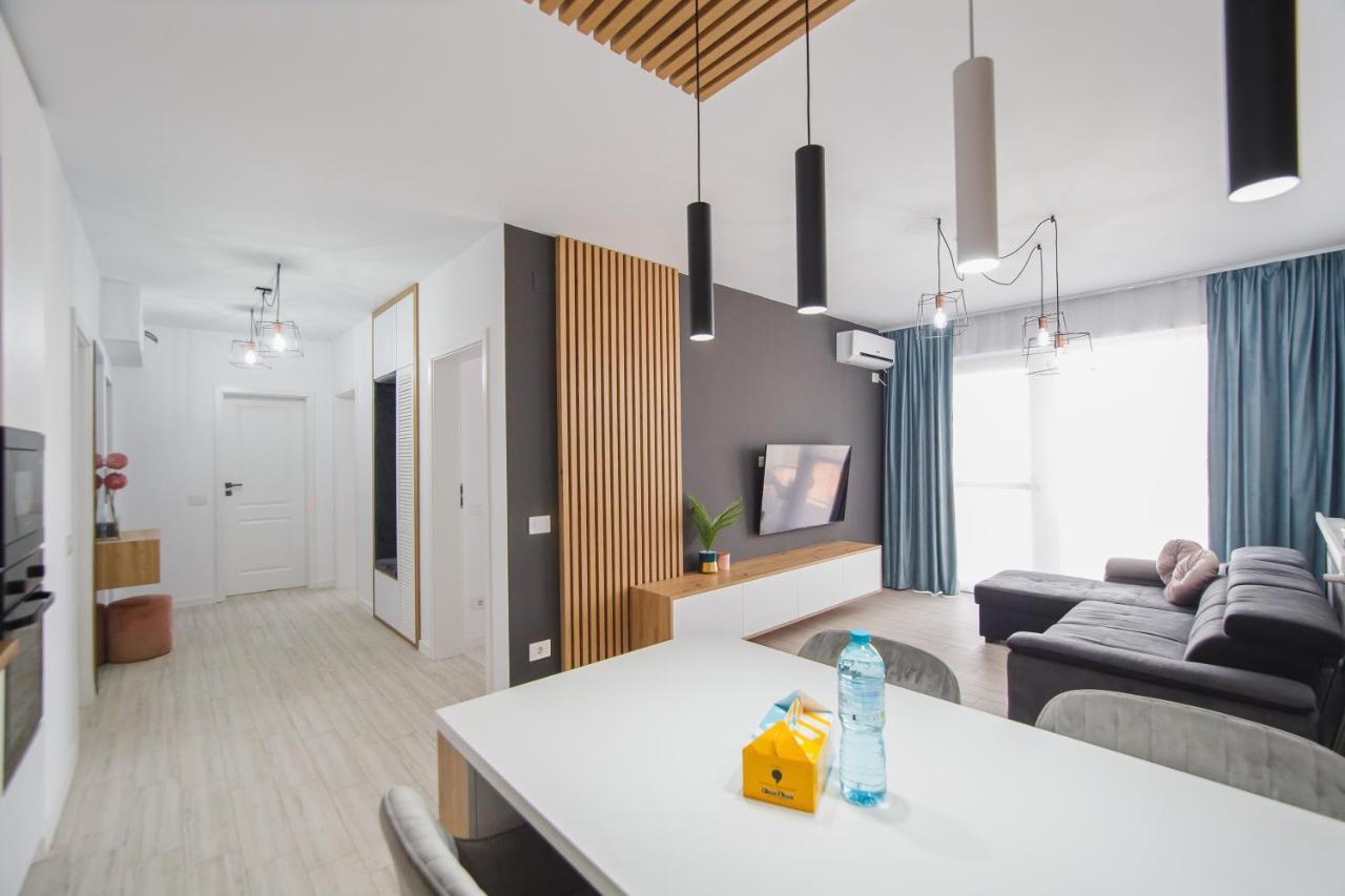 Pinkwood Harmony Apartment Oradea Exterior photo