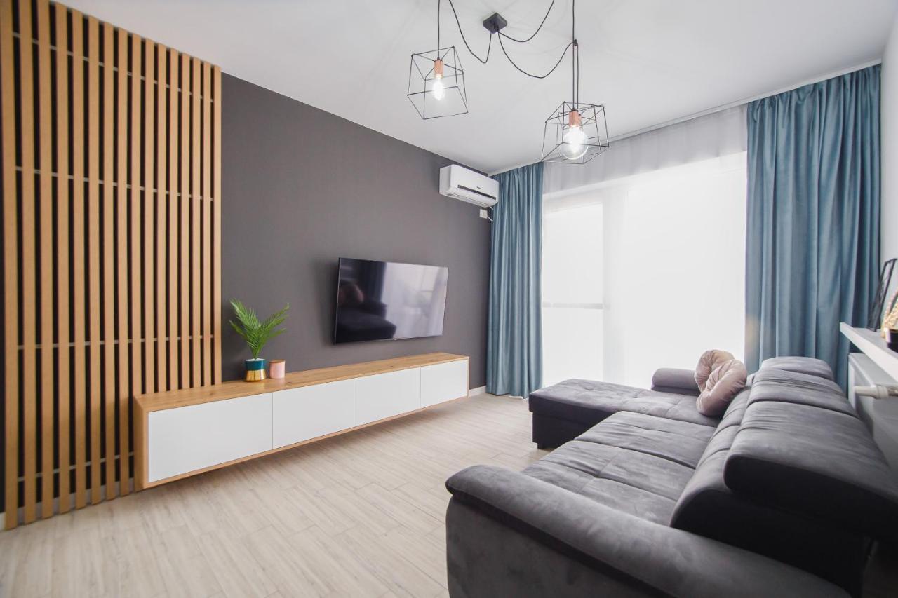 Pinkwood Harmony Apartment Oradea Exterior photo